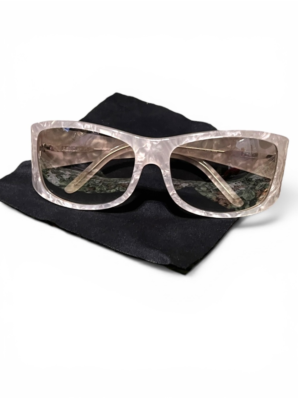 Fendi Vintage Sunglasses with Orginal Cleansing Cloth and Case